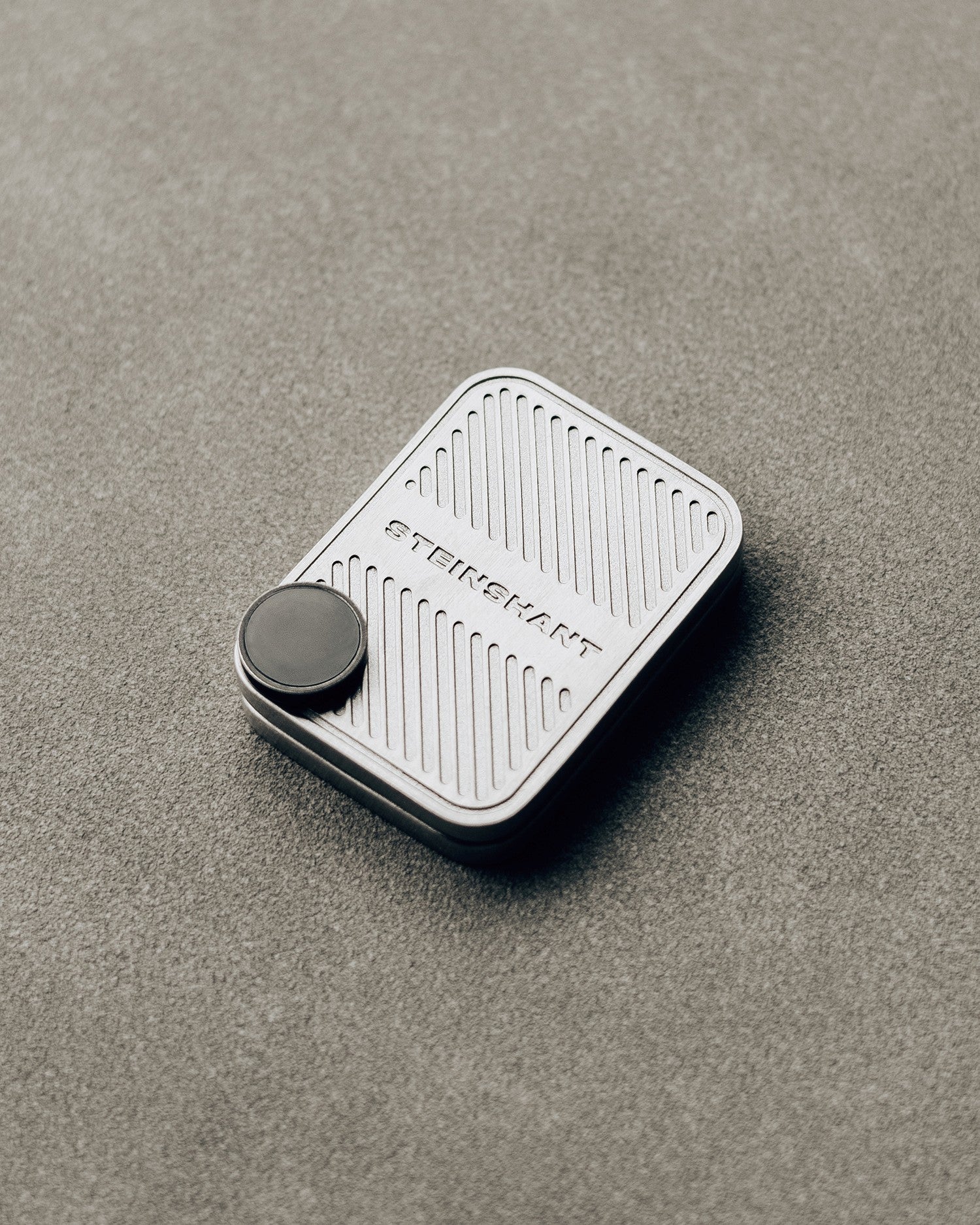 Pulse NFC Screw (Gasoline)