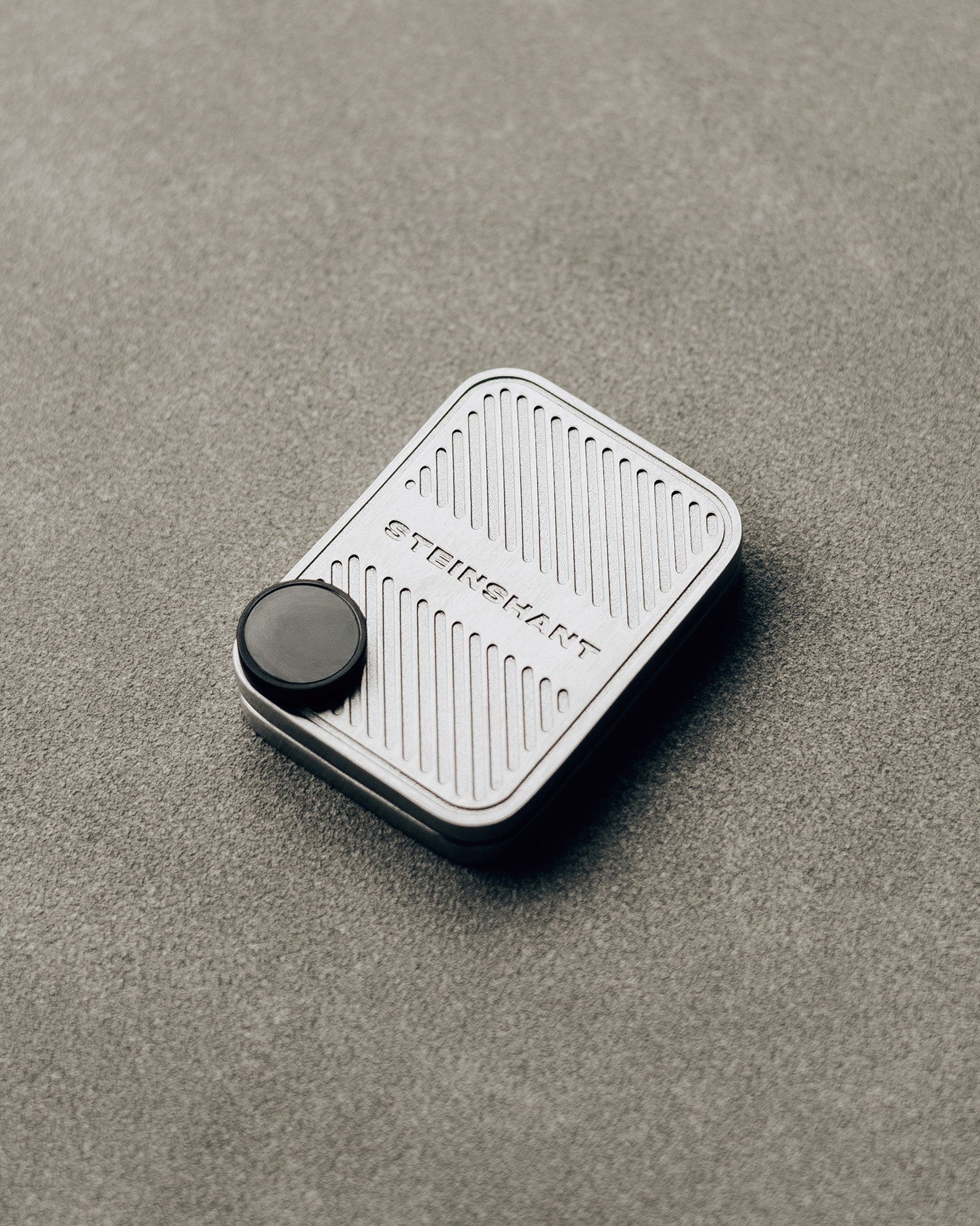 Pulse NFC Screw (Midnight)