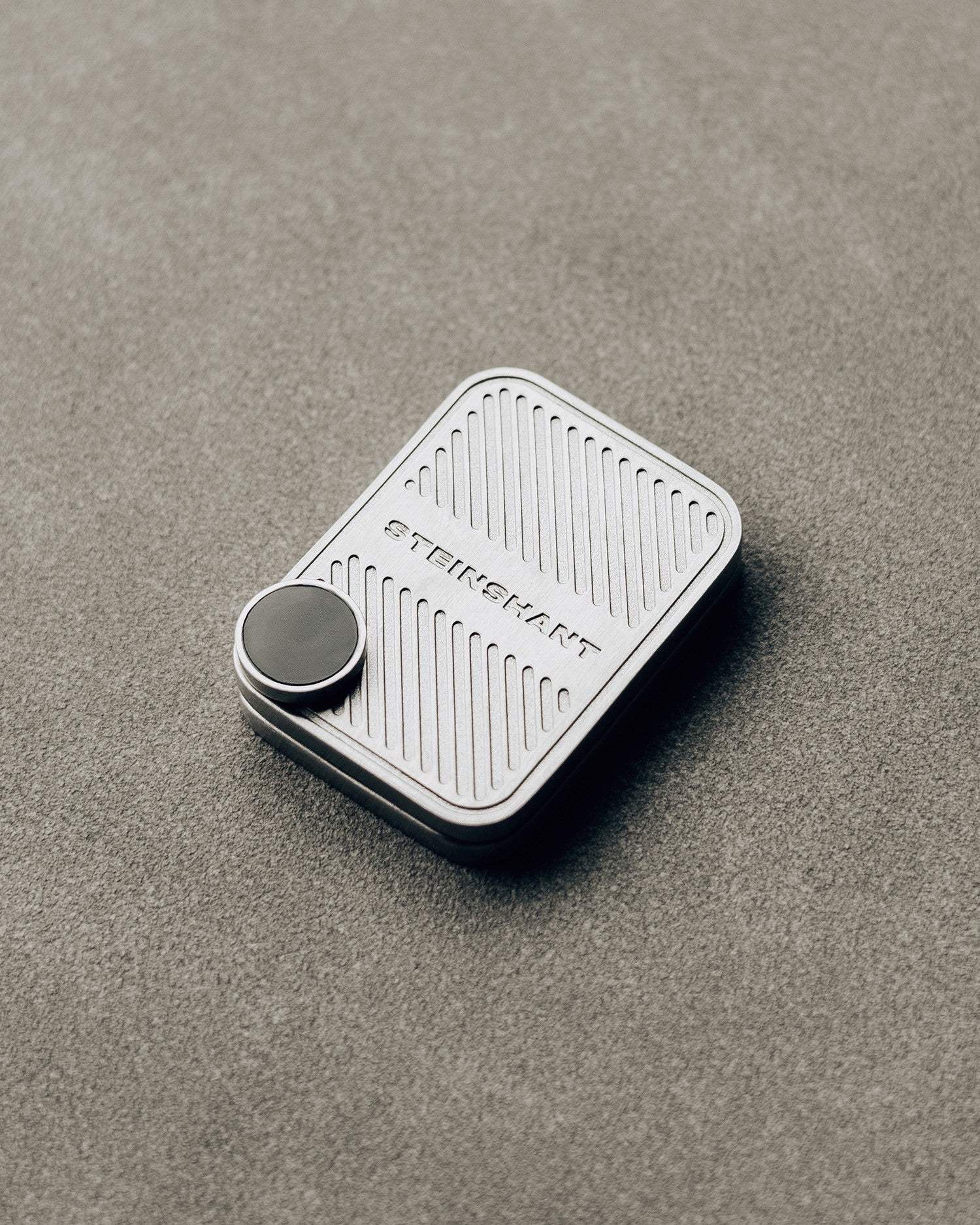 Pulse NFC Screw (Satin Silver)