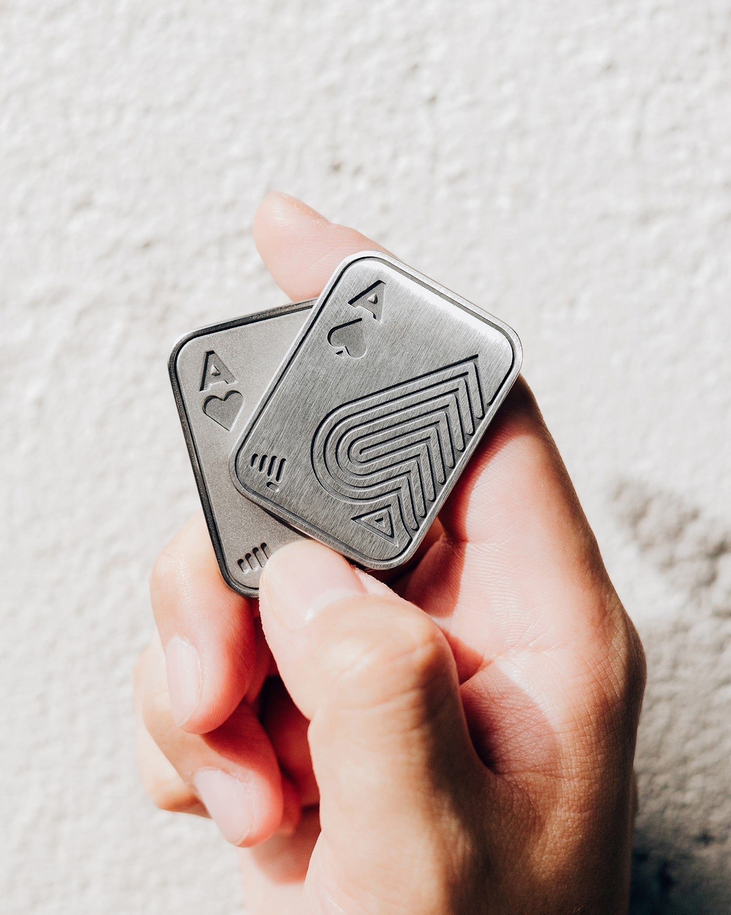 (SAMPLE) SHUFFLE POCKET ACES (Satin Silver)